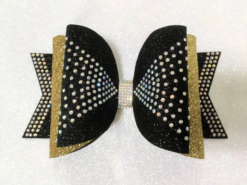 Dolly-stil-Schleife von SarahsCheerBows