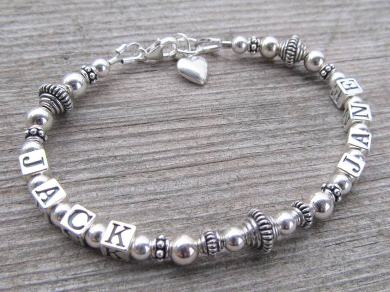 Name Personalisierte Mutter Armbänder in Allen Sterling Silber Mama Oma Großmutter 8 Buchstaben Name Personalisierte Mutter Armbänder in Allen Sterling Silber Mama Oma Großmutter 8 Buchstaben von Saralibbey