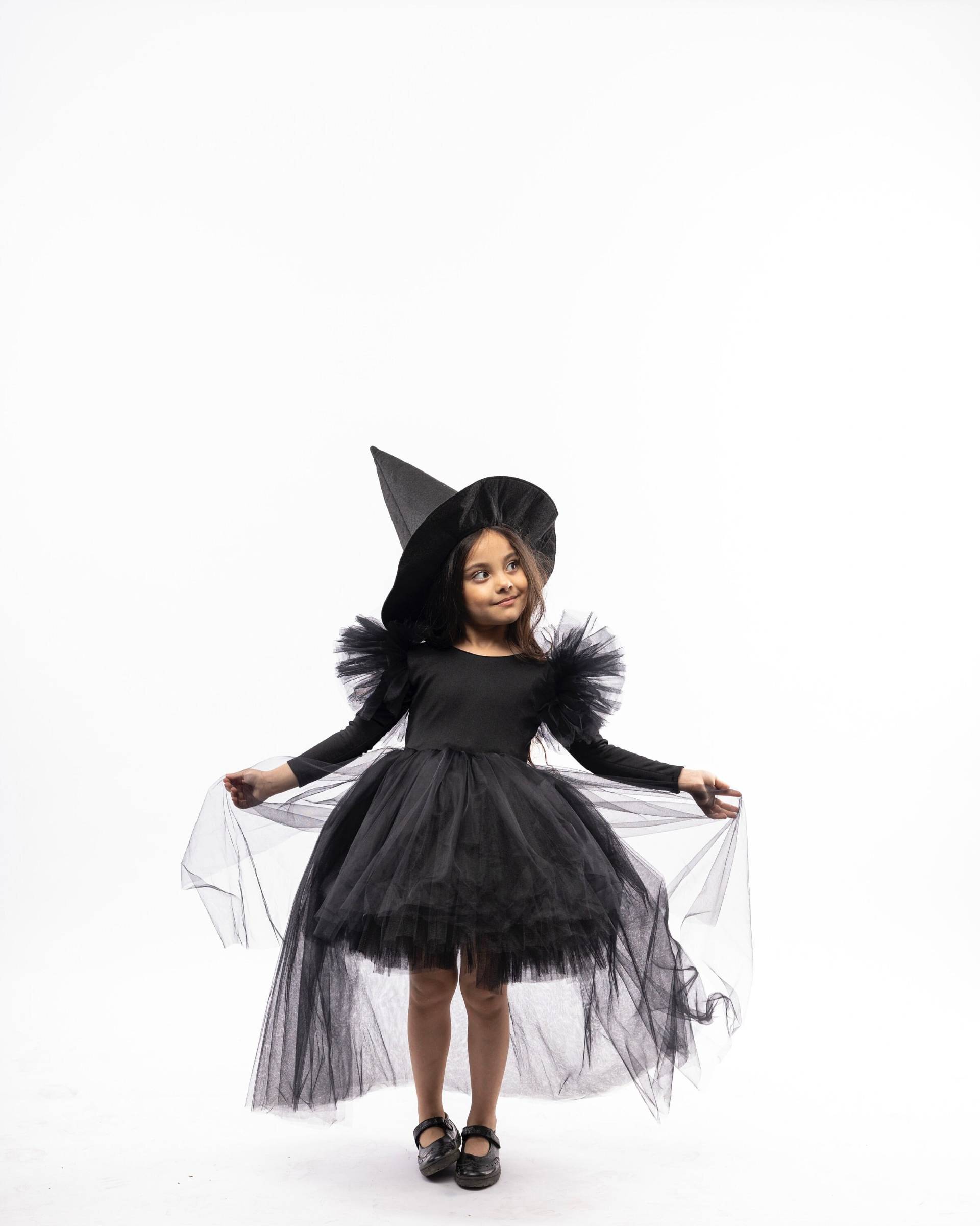 Mädchen Hexe Kleid Schwarz Baby Girl /Langer Zug Kostüm Kinderhalloween /Mädchen /Halloween Soft Mädchen Hexe Kleid Schwarz Baby Girl /Langer Zug Kostüm Kinderhalloween /Mädchen /Halloween Soft von SaramiaAtelier