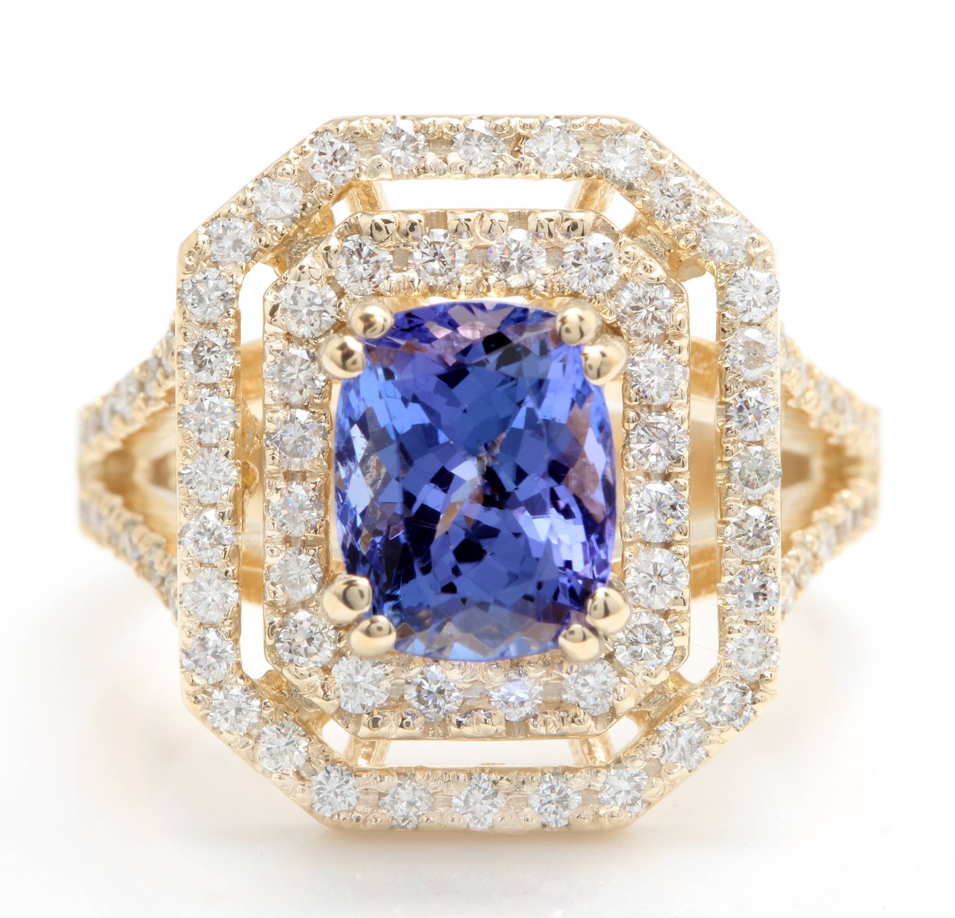 3, 98 Karat Natürlicher Blauer Tansanit Und Diamanten in Einem Ring Aus 14-Karätigem Gelbgold von Saranied81