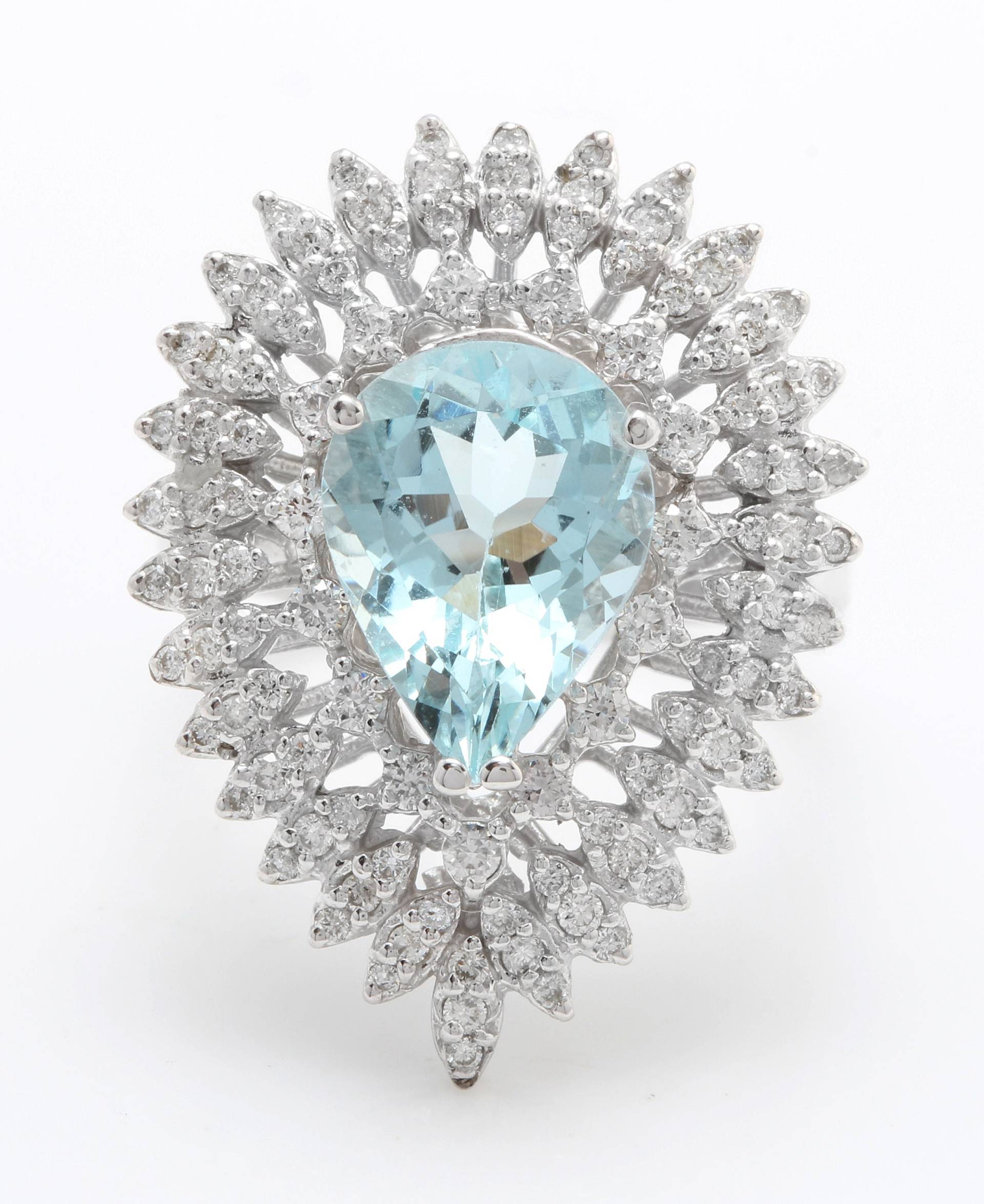 4.11 Karat Natürlicher Blauer Aquamarin Und Diamanten in 14K Massivweißgoldring 4.11 Karat Natürlicher Blauer Aquamarin Und Diamanten in 14K Massivweißgoldring von Saranied81