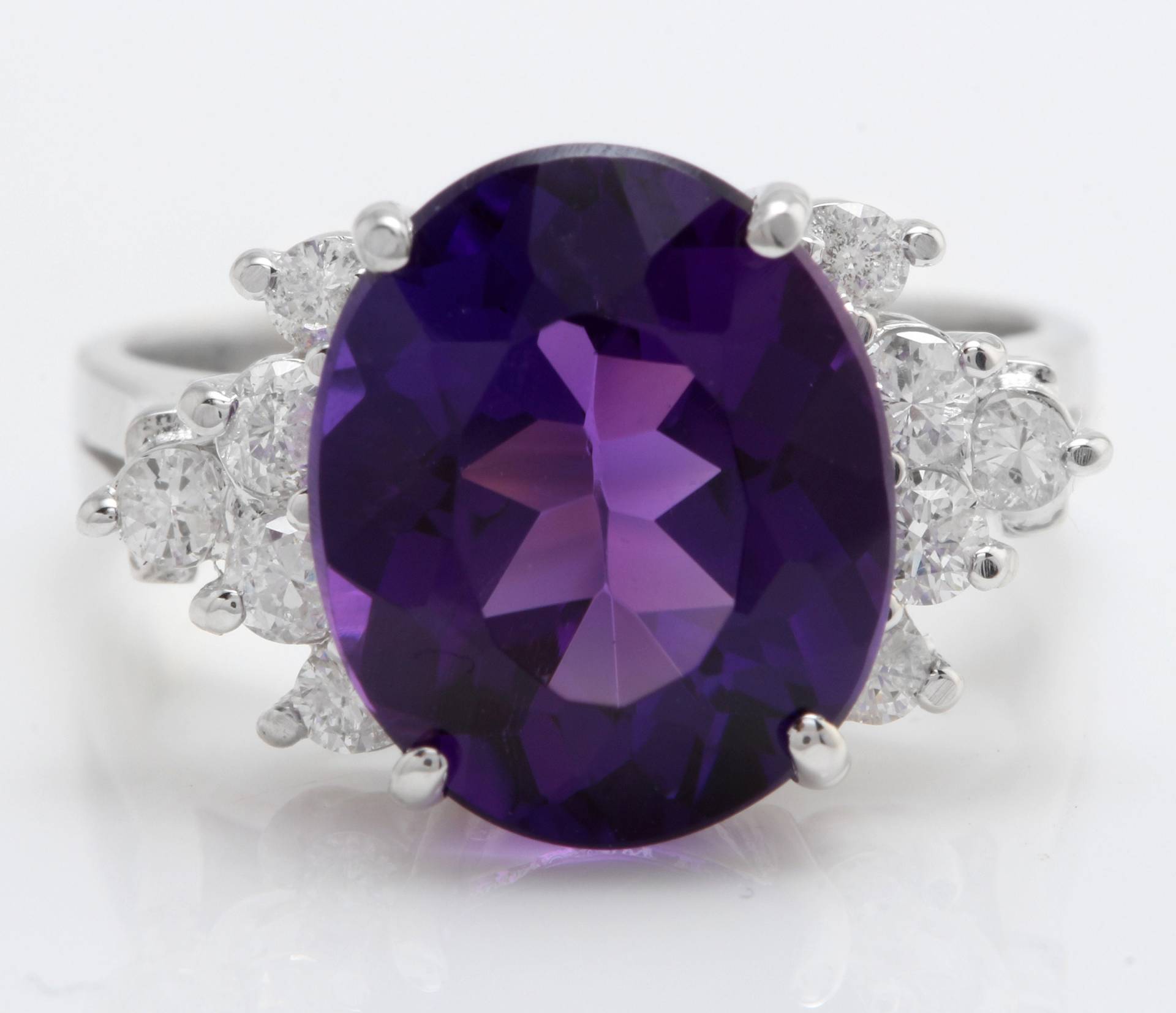 5, 50 Karat Natürlicher Violetter Amethyst Und Diamanten in 14-Karätigem Weißgold-Damenring von Saranied81