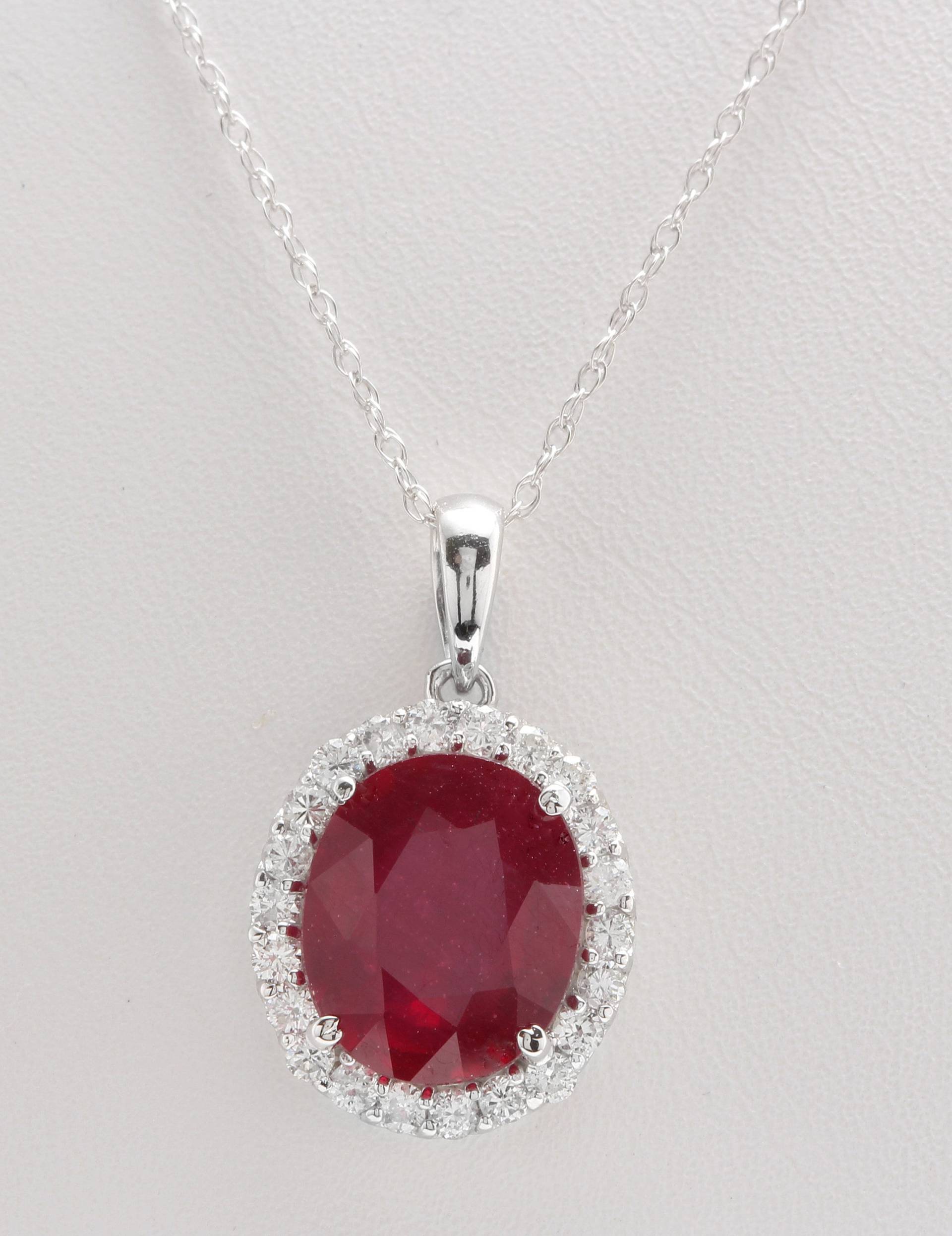 6.70 Karat Natürlicher Roter Rubin Und Diamant in 14K Massivweißgoldanhänger von Saranied81