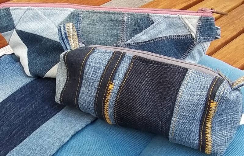 Tasche Aus Upcycled Jeansstreifen Mit Topstiching - Small Boxy Bag From Recycled Jeans, Striped Design von SarasDon8Denim