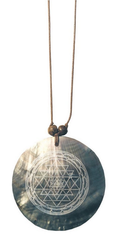 Saraswati Kette mit Anhänger Muschelschmuck mit Gravur "Sri Yantra" 6cm von Saraswati