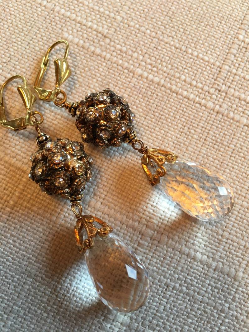 Seltene Vintage-Ohrringe Mit Strasssteinen Und Echten Mikrofacettierten Bergkristallen von SaraswatiBijoux