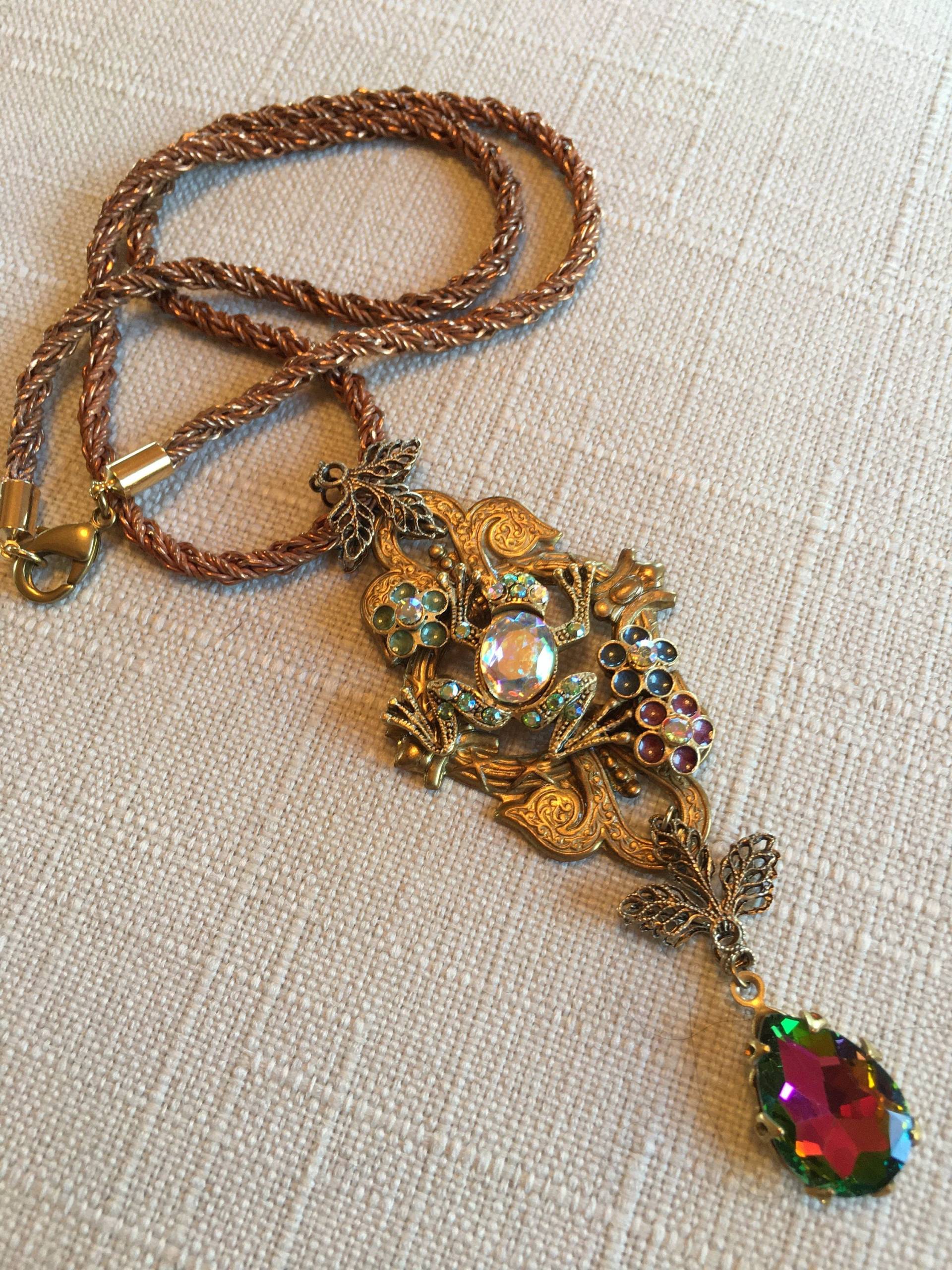 Vintage Strass Frosch Und Emaille Blumen Halskette von SaraswatiBijoux