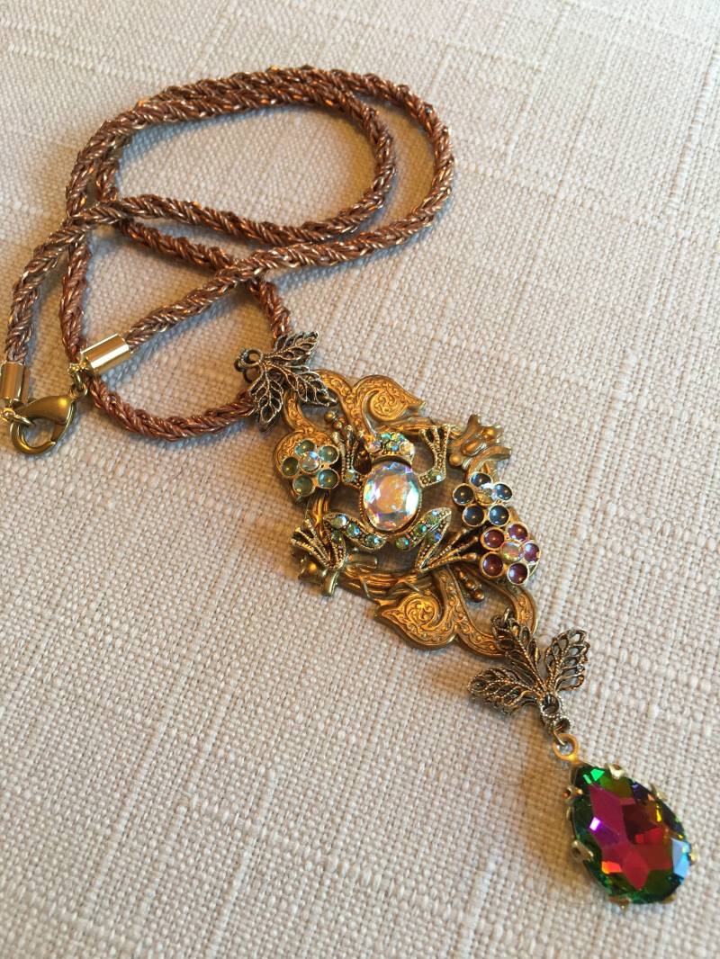 Vintage Strass Frosch Und Emaille Blumen Halskette von SaraswatiBijoux