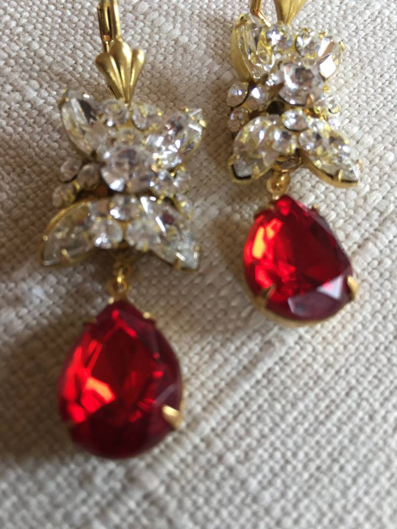 Vintage Swarovski Kristall Schmetterling Und Red Tear Drop Ohrringe von SaraswatiBijoux