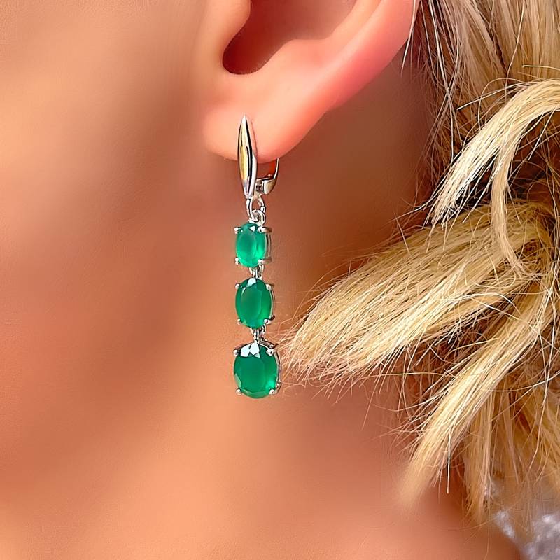 Echte Smaragd Drei Stein Abgestufte Oval Baumeln Tropfen Silber Ohrringe von SarayaSilver