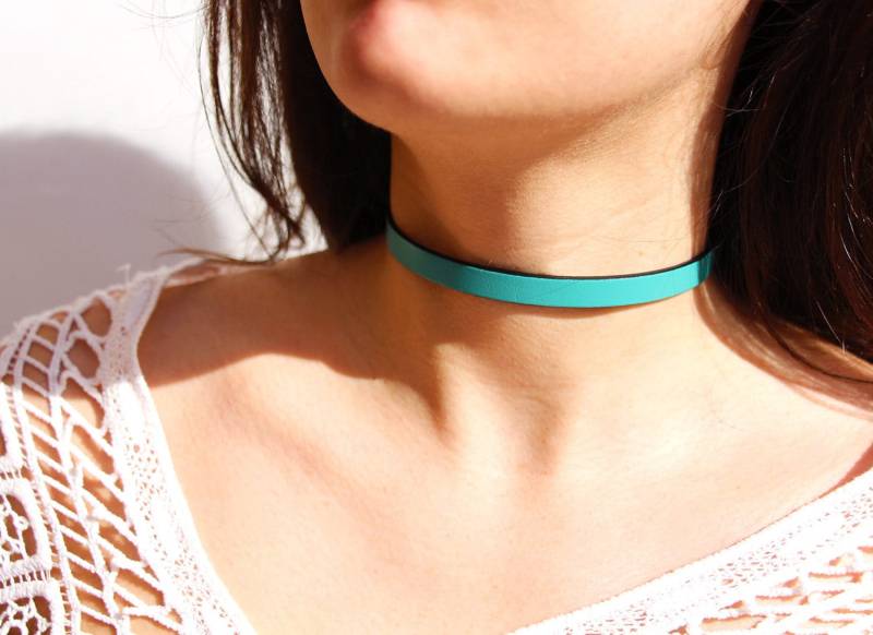 Geschenk Weihnachten Frau - Kurze Halskette Hals Leder Minze/Mint 10 Mm Geschenk Weihnachten Frau - Kurze Halskette Hals Leder Minze/Mint 10 Mm von Sarayana