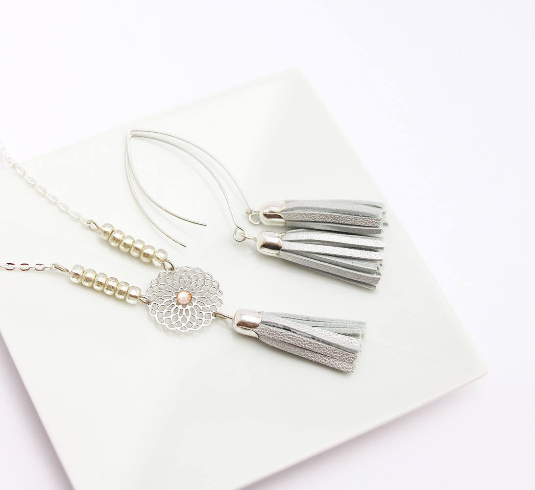 Halskette Leder Quaste Gipsy, Kreis Silber Vergoldet Filigrane Blume Halskette, Troddel Fransen Aus Silber, Strass Swarovski, Frau Weihnachtsgeschenk Halskette Leder Quaste Gipsy, Kreis Silber Vergoldet Filigrane Blume Halskette, Troddel Fransen Aus Silber, Strass Swarovski, Frau Weihnachtsgeschenk von Sarayana
