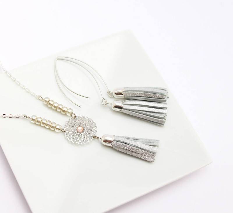 Halskette Leder Quaste Gipsy, Kreis Silber Vergoldet Filigrane Blume Halskette, Troddel Fransen Aus Silber, Strass Swarovski, Frau Weihnachtsgeschenk von Sarayana