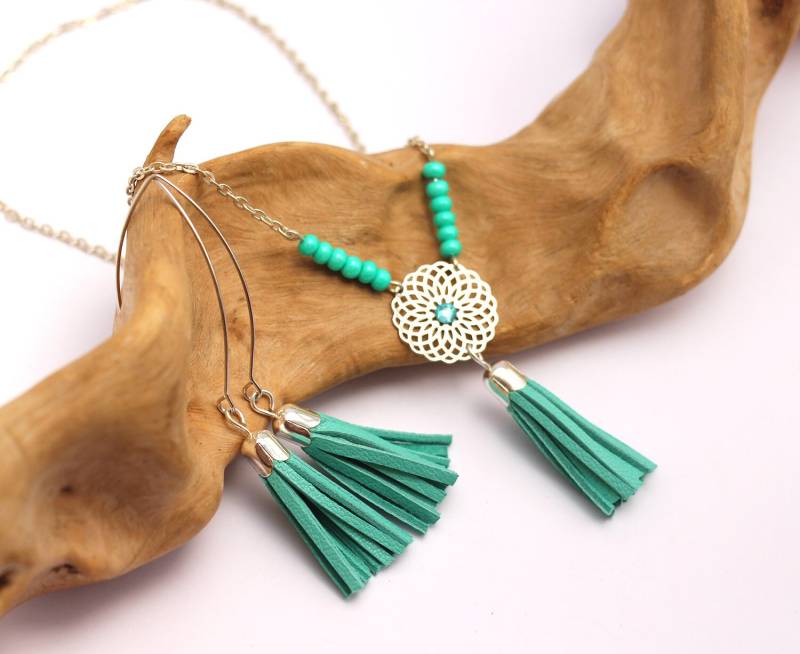 Halskette Sautoir "Gipsy" - Minze Und Silber Halsband Quaste Fransen Leder Mint Pompom Vergoldete Kette Geld-Boho-Chic Halskette Sautoir "Gipsy" - Minze Und Silber Halsband Quaste Fransen Leder Mint Pompom Vergoldete Kette Geld-Boho-Chic von Sarayana