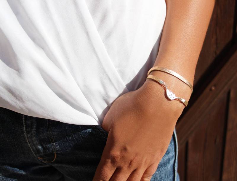 Jetzige Frau Weihnachten - Brillanten "Wiyake" Multiturn Lachs Lederarmband, Silberne Feder von Sarayana