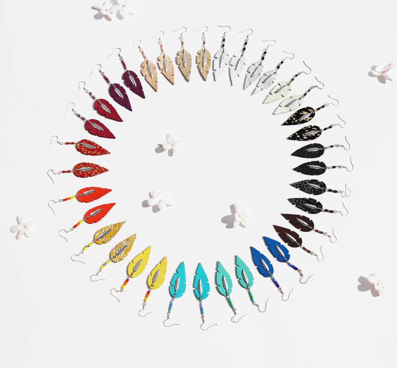 Ohrringe "Pflaume" Schwarzes Leder, 925 Silber Haken Ohrringe "Pflaume" Schwarzes Leder, 925 Silber Haken von Sarayana