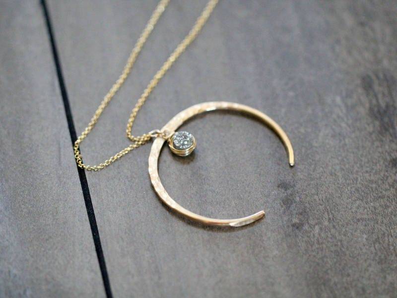 Druzy Halbmond Halskette, Gold Doppel Horn Statement Lange Boho - Fete Druzy Halbmond Halskette, Gold Doppel Horn Statement Lange Boho - Fete von SaressaDesigns