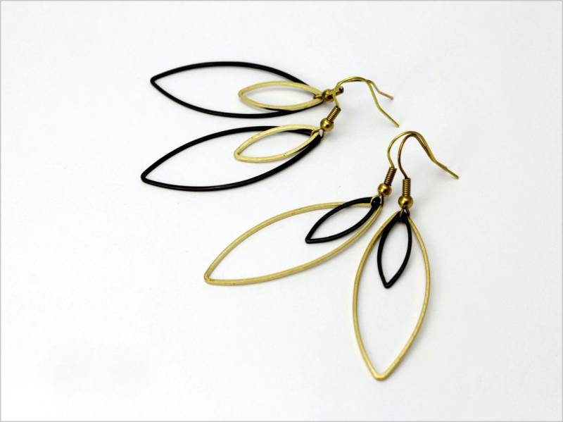 Ohrringe Doppelblatt Offen Groß Messing Ohrringe Doppelblatt Offen Groß Messing von SarkanyBerlin