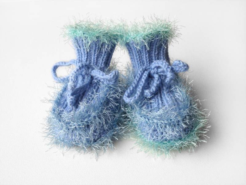 Handgestrickte Baby Booties - Hellblau, 6 9 Monate von SasasHandcrafts
