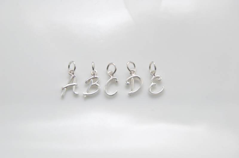 Buchstaben Charm, Sterling Silber Buchstabe Zusatz Charm von SashJewelry