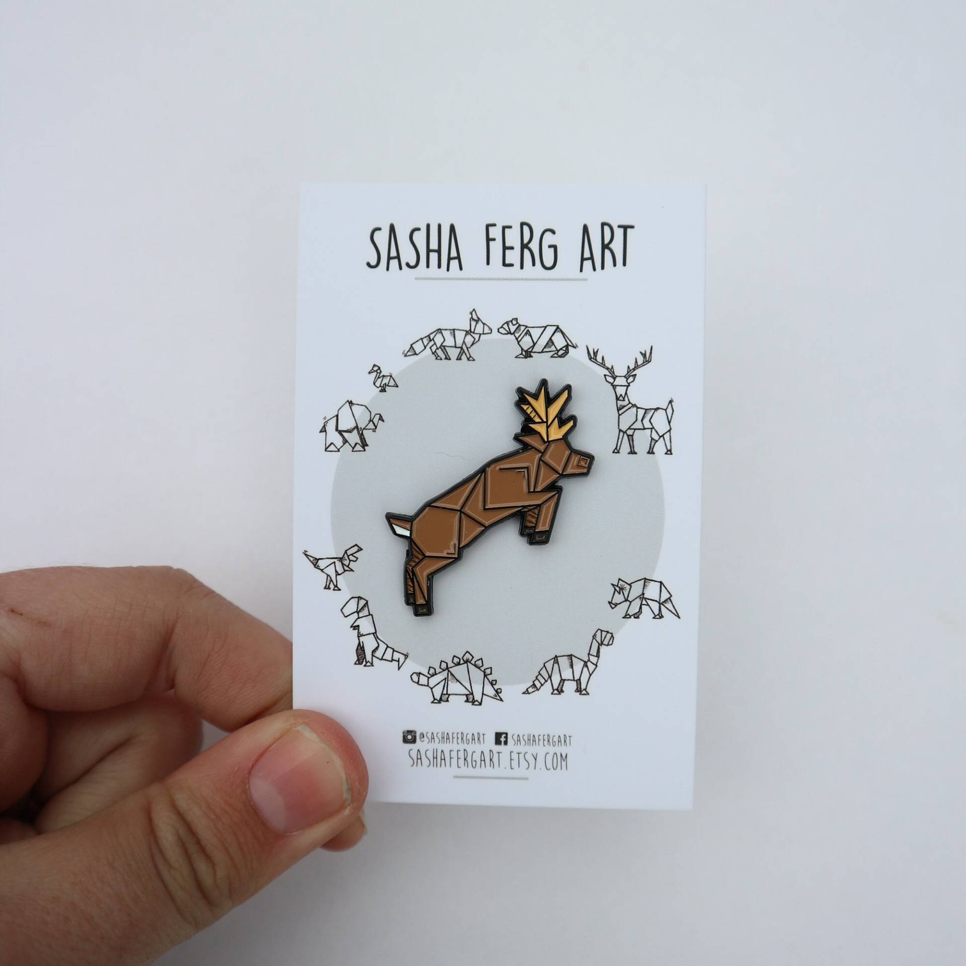 Origami Hirsch Pin Origami Hirsch Pin von SashaFergArt