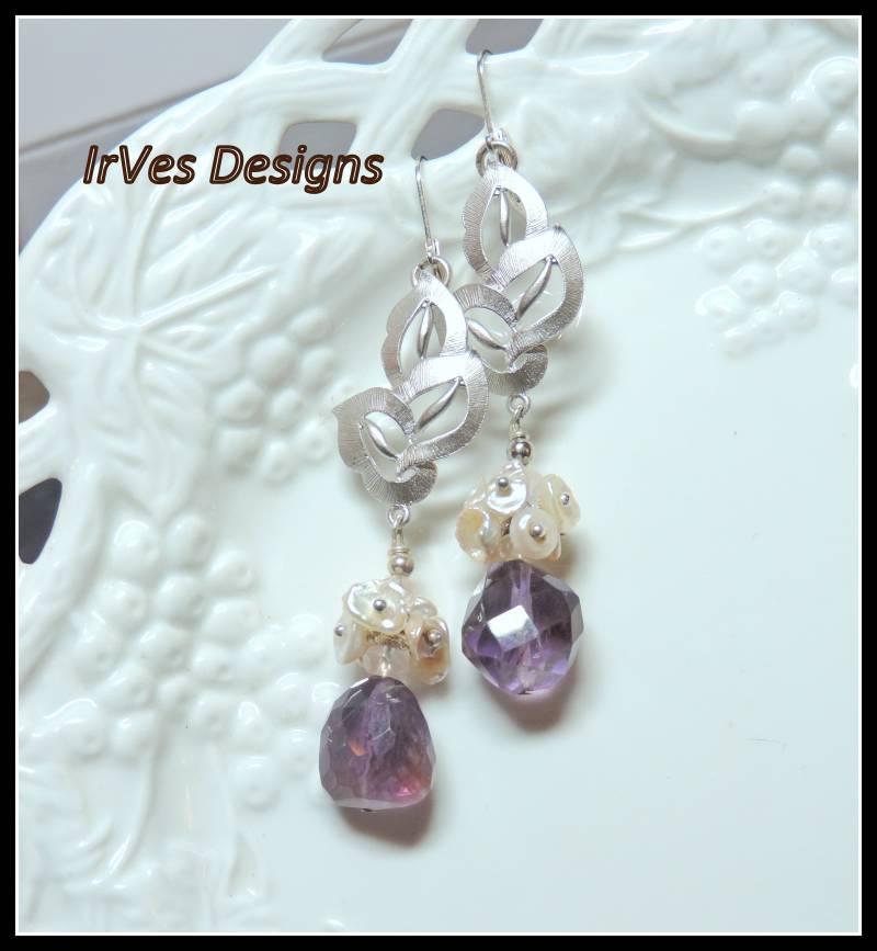 Handgefertigte Ohrringe Mit Natürlichen Amethyst-Edelsteinen, Keishy-Perlen Und Rosenquarz. Von Irves Designs./Kostenloser Versand Aus New York Handgefertigte Ohrringe Mit Natürlichen Amethyst-Edelsteinen, Keishy-Perlen Und Rosenquarz. Von Irves Designs./Kostenloser Versand Aus New York von SaskiaVanRijn