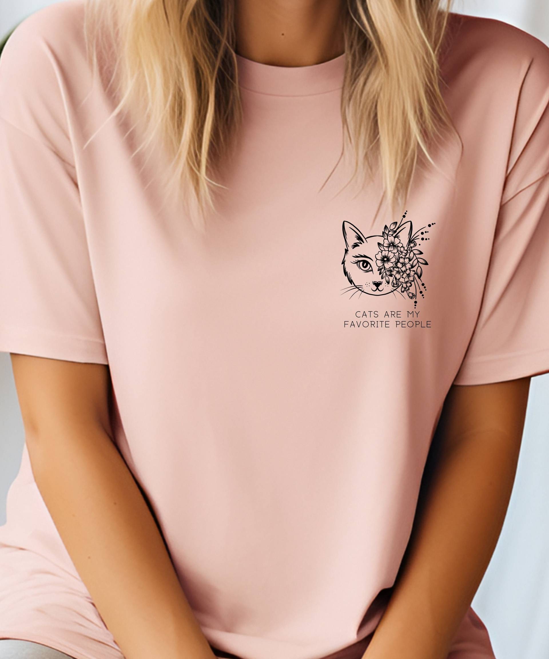 statement Shirt - Cats Are My Favorite People Tierliebe Katze Love Minimalistisch T-Shirt Geschenk Trend Modisch Kätzchen Blumen von Saskialalamania