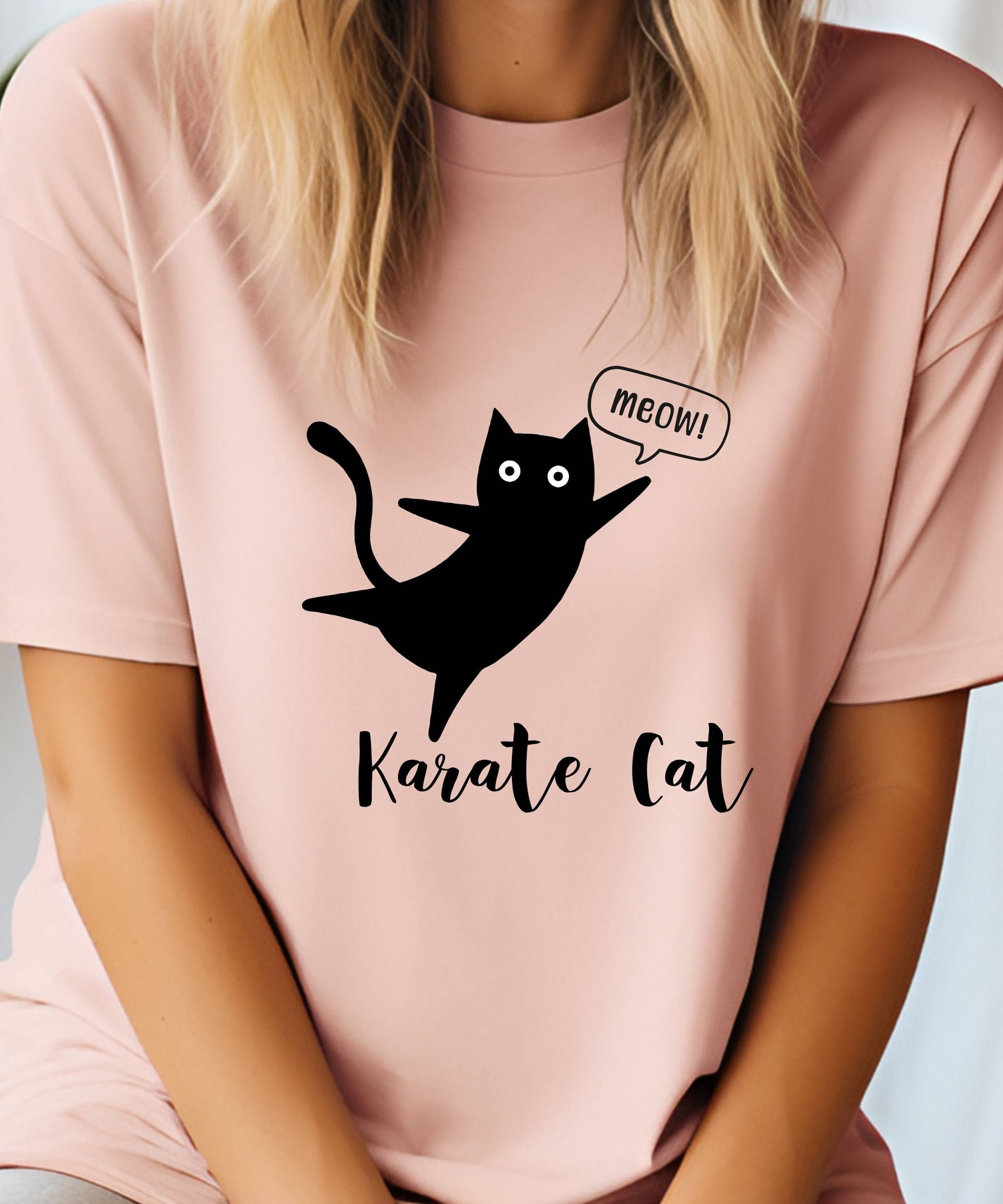 statement Shirt - Karate Cat Miau Tierliebe Katze Love Minimalistisch T-Shirt Tierlove Geschenk Trend Modisch Kätzchen Katzenliebhaber von Saskialalamania