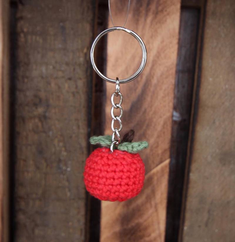 Apfel, Gehäkelter Schlüsselanhänger, Herbst Apfel, Gehäkelter Schlüsselanhänger, Herbst von SaskiasHappyCrochet