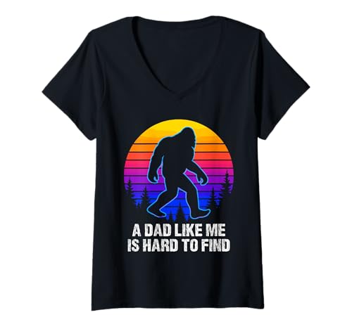 Damen Lustiger Bigfoot Ein Vater wie ich ist schwer im Wald zu finden T-Shirt mit V-Ausschnitt Damen Lustiger Bigfoot Ein Vater wie ich ist schwer im Wald zu finden T-Shirt mit V-Ausschnitt von Sasquatch Tees and Father's Day Dad Gifts Apparel
