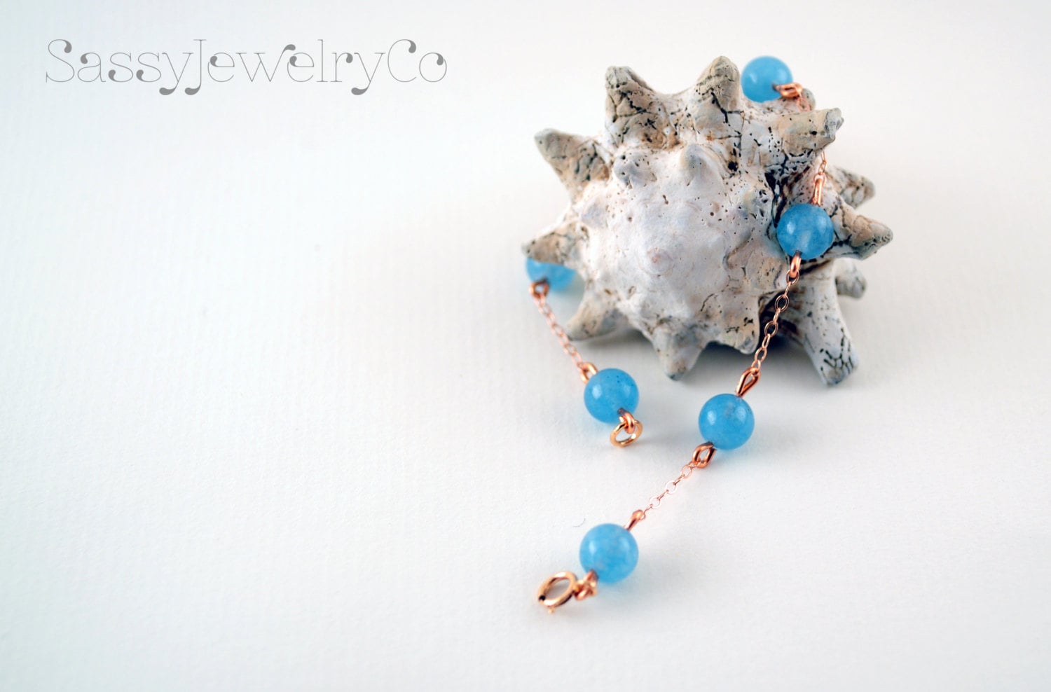 Rose Gold Armband Mit Aquamarin Perlen von SassyJewelryCo