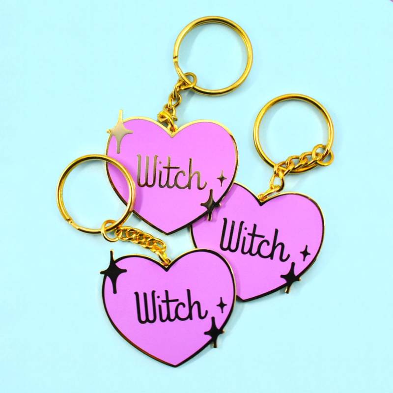 Hexenherz Hart Emaille Niedlicher Schlüsselanhänger von SassyKittyPins
