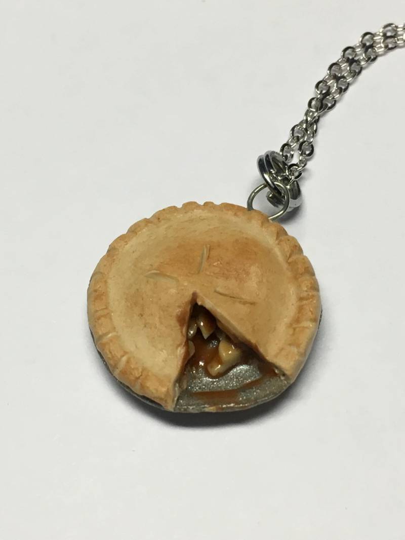 Apfelkuchen, Fimo Schmuck, Handgemachter Anhänger, Dessert Miniatur Ton Essen, Fun Food Charme, Mini Spaß Schmuck Apfelkuchen, Fimo Schmuck, Handgemachter Anhänger, Dessert Miniatur Ton Essen, Fun Food Charme, Mini Spaß Schmuck von SassyPumpkinShoppe