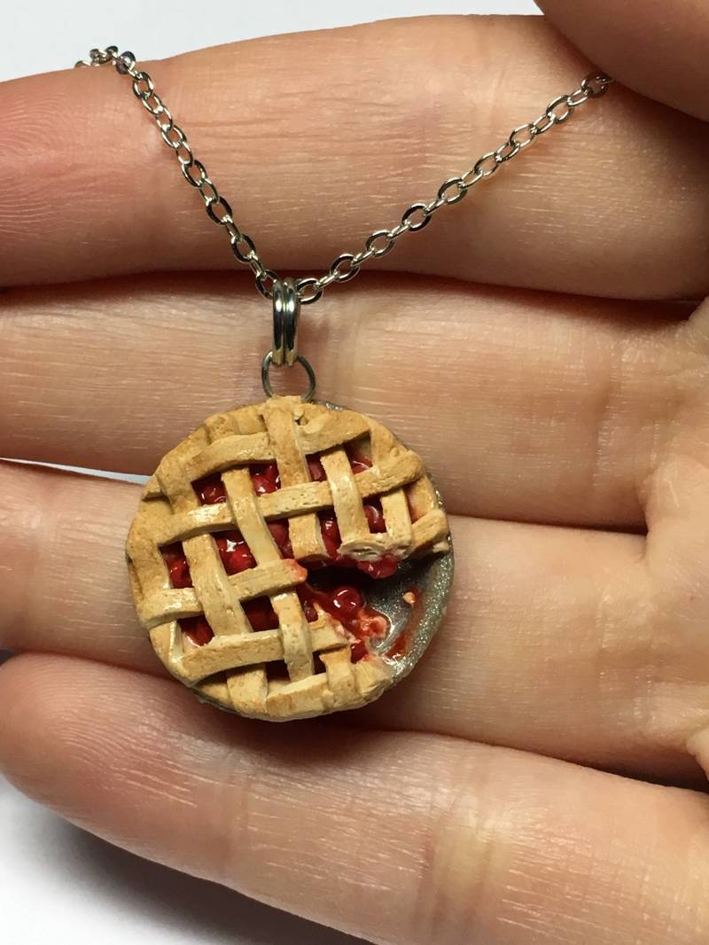 Kirschkuchen Halskette, Polymer Clay, Handgemacht, Auf Bestellung Gefertigt Kirschkuchen Halskette, Polymer Clay, Handgemacht, Auf Bestellung Gefertigt von SassyPumpkinShoppe