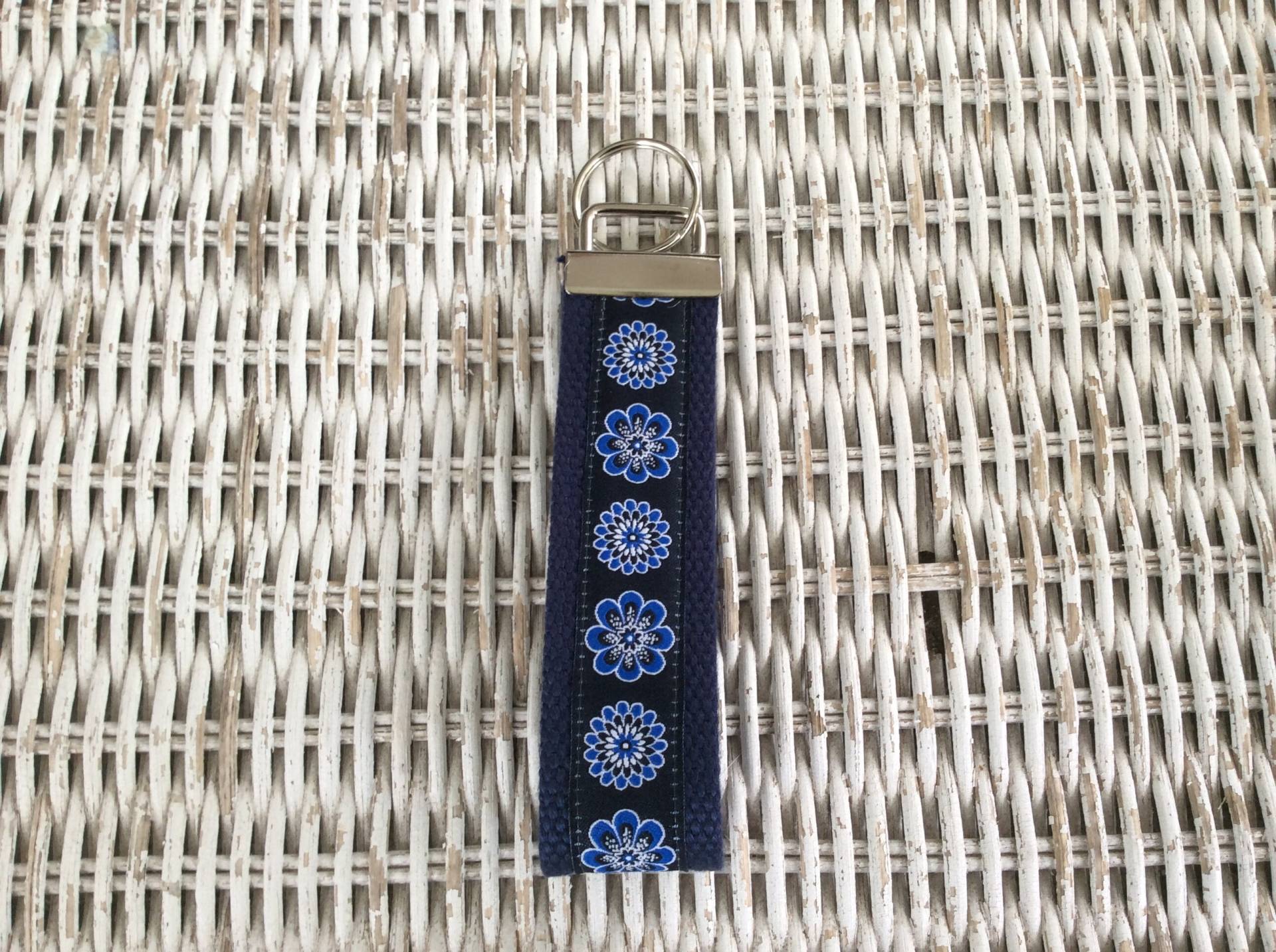 Blaue Blume Schlüsselanhänger - Personalisierter Für Frauen Bestes Lehrer Geschenk Armband Cooler Geschenke Blaue Blume Schlüsselanhänger - Personalisierter Für Frauen Bestes Lehrer Geschenk Armband Cooler Geschenke von Sassygirlheadbands