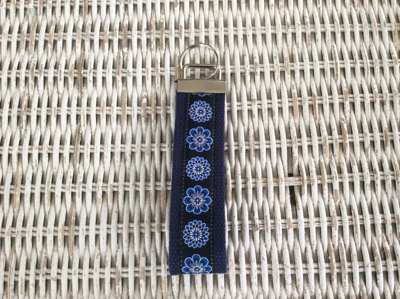 Blaue Blume Schlüsselanhänger - Personalisierter Für Frauen Bestes Lehrer Geschenk Armband Cooler Geschenke Blaue Blume Schlüsselanhänger - Personalisierter Für Frauen Bestes Lehrer Geschenk Armband Cooler Geschenke von Sassygirlheadbands