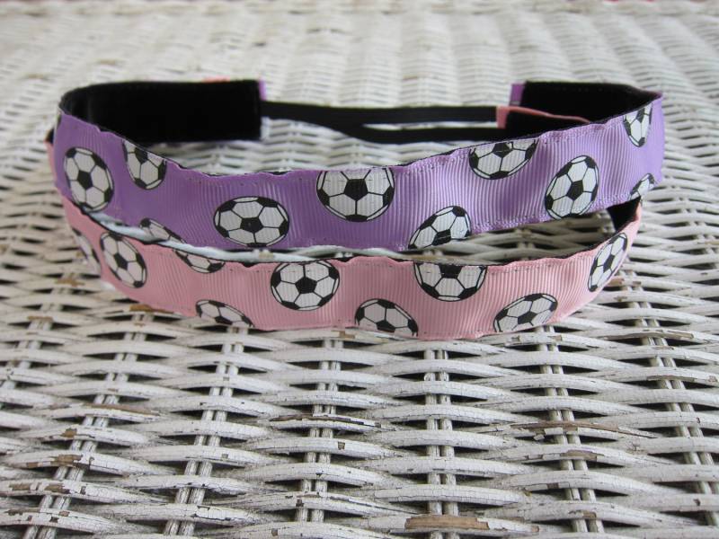 Fußball Stirnband Für Mädchen - No Slip Sport Mannschaft Frauen Samt Haarbänder Accessoire von Sassygirlheadbands