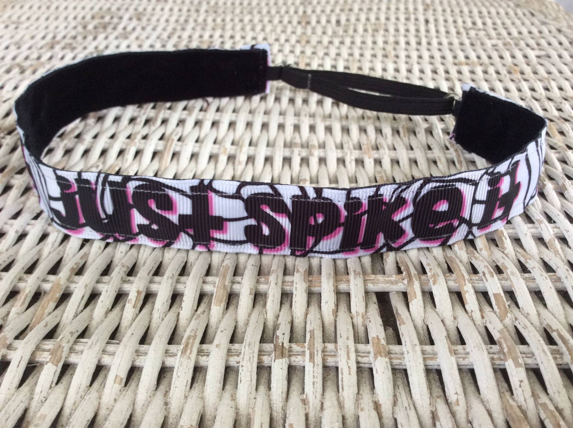 Just Spike It Beachvolleyball-Stirnband, Sport-Stirnband, Kein Slip-Stirnband, Verstellbares Stirnband, Beachvolleyball-Geschenk, Geschenk Für von Sassygirlheadbands