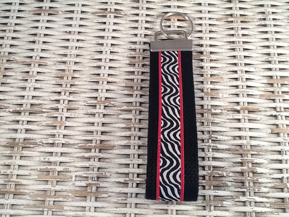 Pink Schwarz Welle Schlüsselanhänger - Damen Mode Benutzerdefinierte Erwachsene Ausweishalter Pink Schwarz Welle Schlüsselanhänger - Damen Mode Benutzerdefinierte Erwachsene Ausweishalter von Sassygirlheadbands