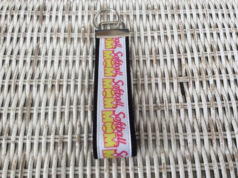 Softball Mom Schlüsselanhänger - Für Frauen Mama Geschenke Coole Individueller Armband von Sassygirlheadbands