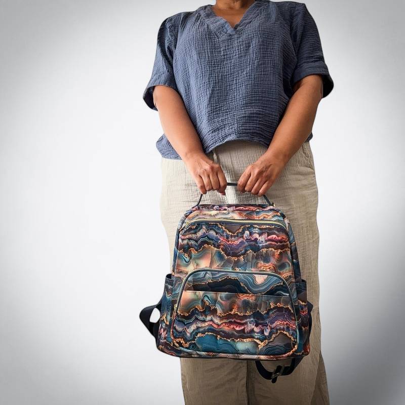 Backventure Großer Rucksack Diebstahlsicher in Blau Liquid Art Design von SasuBags