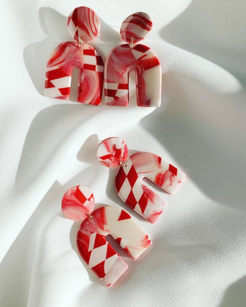 Boho Statement Ohrringe Große Bögen Rot Weiß | Festliche Ohrhänger Weihnachtlich Mit Kunstharz Aus Polymer Clay Boho Statement Ohrringe Große Bögen Rot Weiß | Festliche Ohrhänger Weihnachtlich Mit Kunstharz Aus Polymer Clay von SasuBags