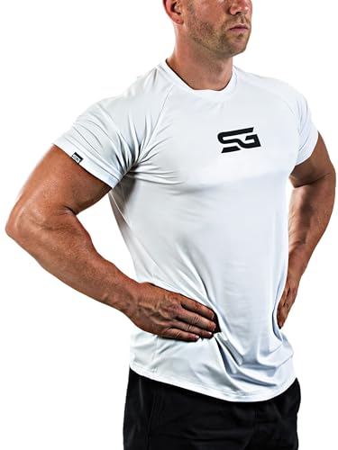 SATIRE GYM® - Fitness Slim Fit T-Shirt Herren/Funktionelles & schnell trocknendes Sportshirt Herren Kurzarm – Herren Fitness Shirt als Bodybuilding Shirt & Workout Gym Shirt (M, weiß - SG Print) von Satire Gym