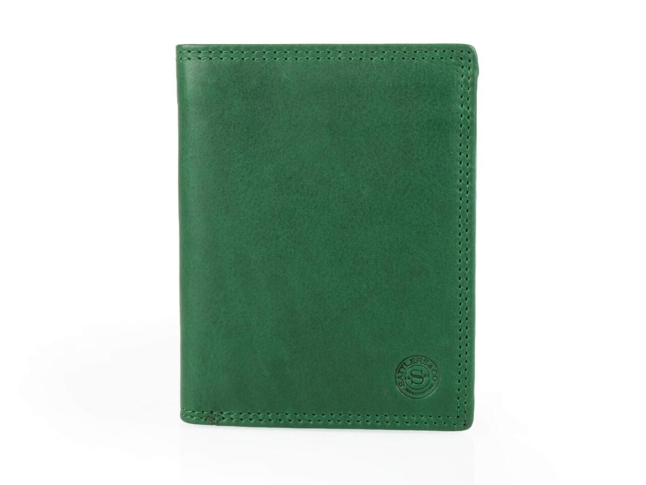 Sattlers & Co - Sattlers & Co The Jockey Kamera Geldbörse #65*004 Green von Sattlers & Co