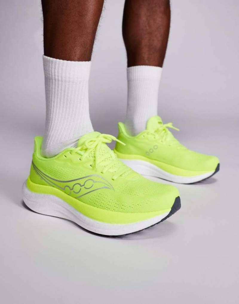 Saucony - Triumph 23 - Lauf-Sneaker in Zitronengelb von Saucony