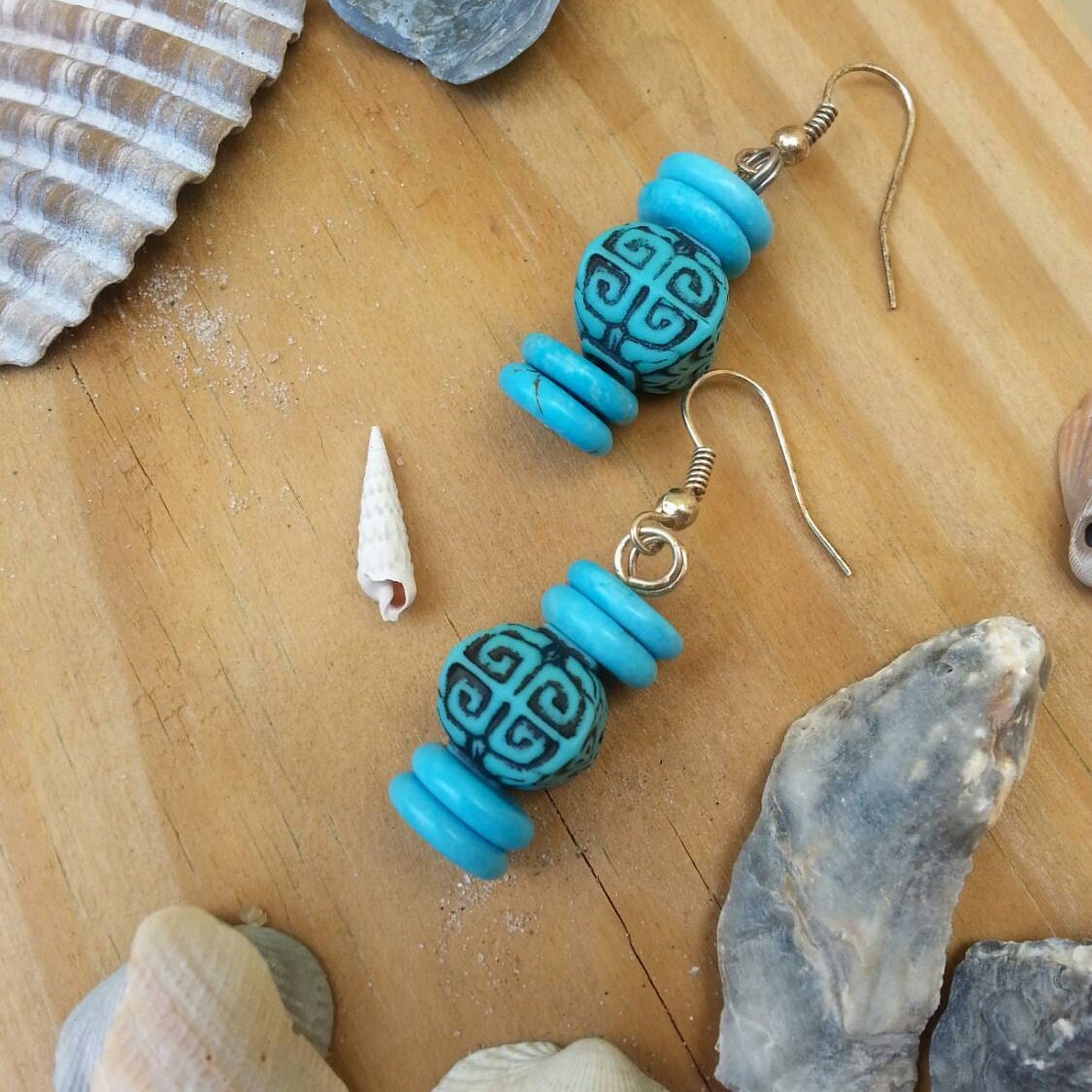 Türkis Blaue Festival Perlen Ohrringe Türkis Blaue Festival Perlen Ohrringe von SavannahVoodoo