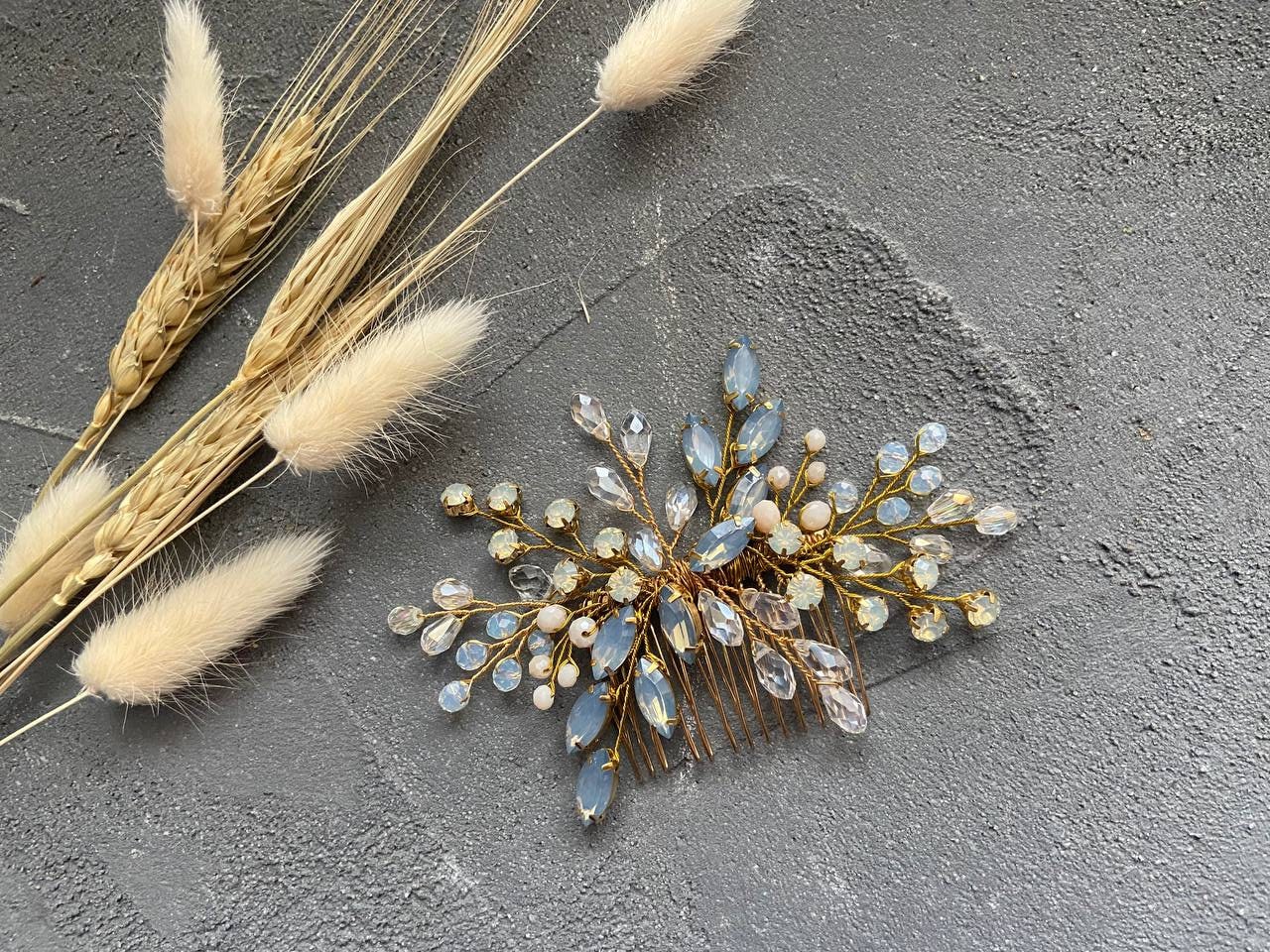 Mondstein Seitlicher Haarkamm Weißer Opal Rosegold Haarteil Kopfschmuck Hochzeit Strand Minimalist Haarspange Mondstein Seitlicher Haarkamm Weißer Opal Rosegold Haarteil Kopfschmuck Hochzeit Strand Minimalist Haarspange von SavchenkoDesign