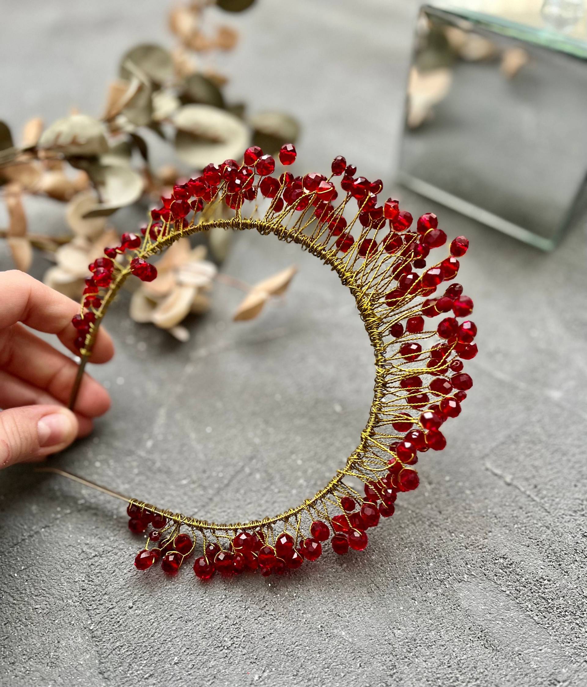 Rote Hochzeit Tiara Perlen Stirnband Kristall Braut Getrocknete Blumen Krone Haarkranz Gold Dolce Rot Und Blumenmädchen Rote Hochzeit Tiara Perlen Stirnband Kristall Braut Getrocknete Blumen Krone Haarkranz Gold Dolce Rot Und Blumenmädchen von SavchenkoDesign