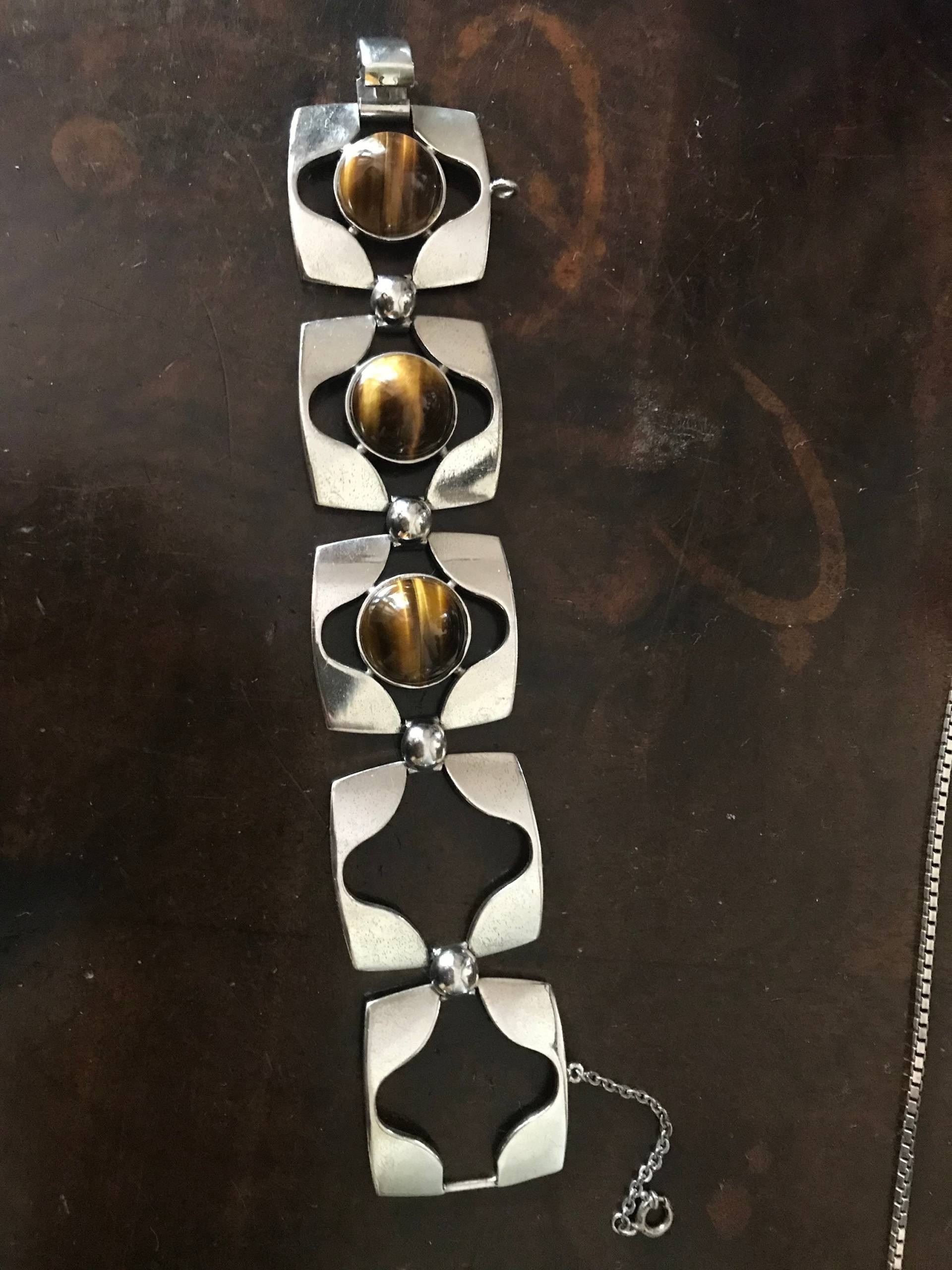Armband Mit Tigerauge in 835 Silber Rhodiniert Um 1960 Alt Vintage Silberschmuck Armband Mit Tigerauge in 835 Silber Rhodiniert Um 1960 Alt Vintage Silberschmuck von SaveTheJewelry