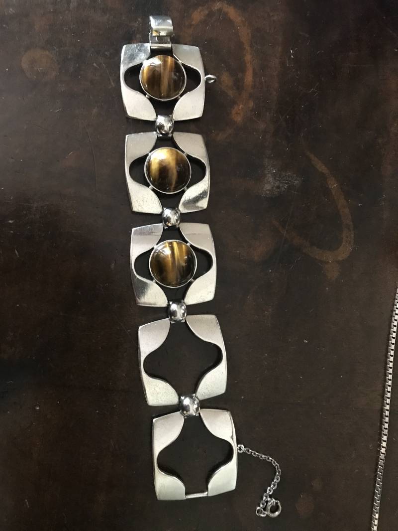 Armband Mit Tigerauge in 835 Silber Rhodiniert Um 1960 Alt Vintage Silberschmuck Armband Mit Tigerauge in 835 Silber Rhodiniert Um 1960 Alt Vintage Silberschmuck von SaveTheJewelry